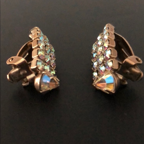 VINTAGE RAINBOW CRYSTAL CLIPON EARRINGS - Picture 7 of 8